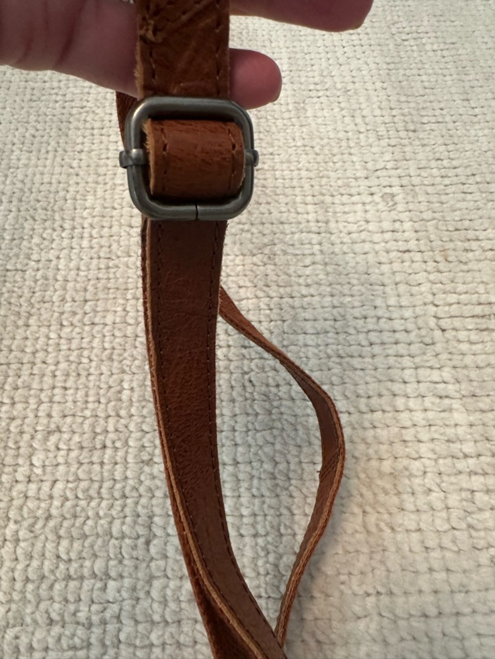 Classic Brown Leather Crossbody Bag with Adjustable Strap - Picture 8 of 9